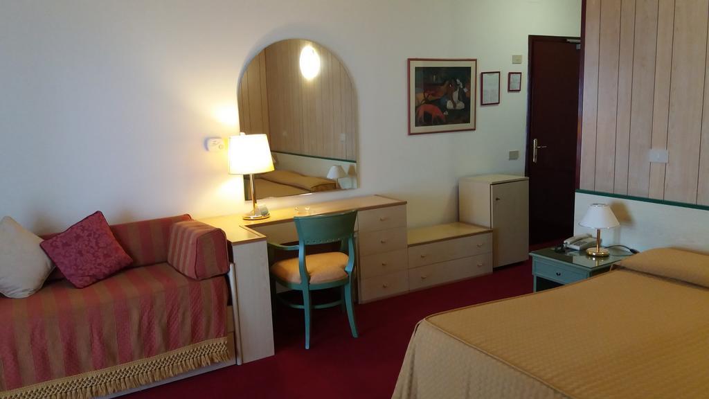 Hotel Majestic ليدو دي يسولو المظهر الخارجي الصورة